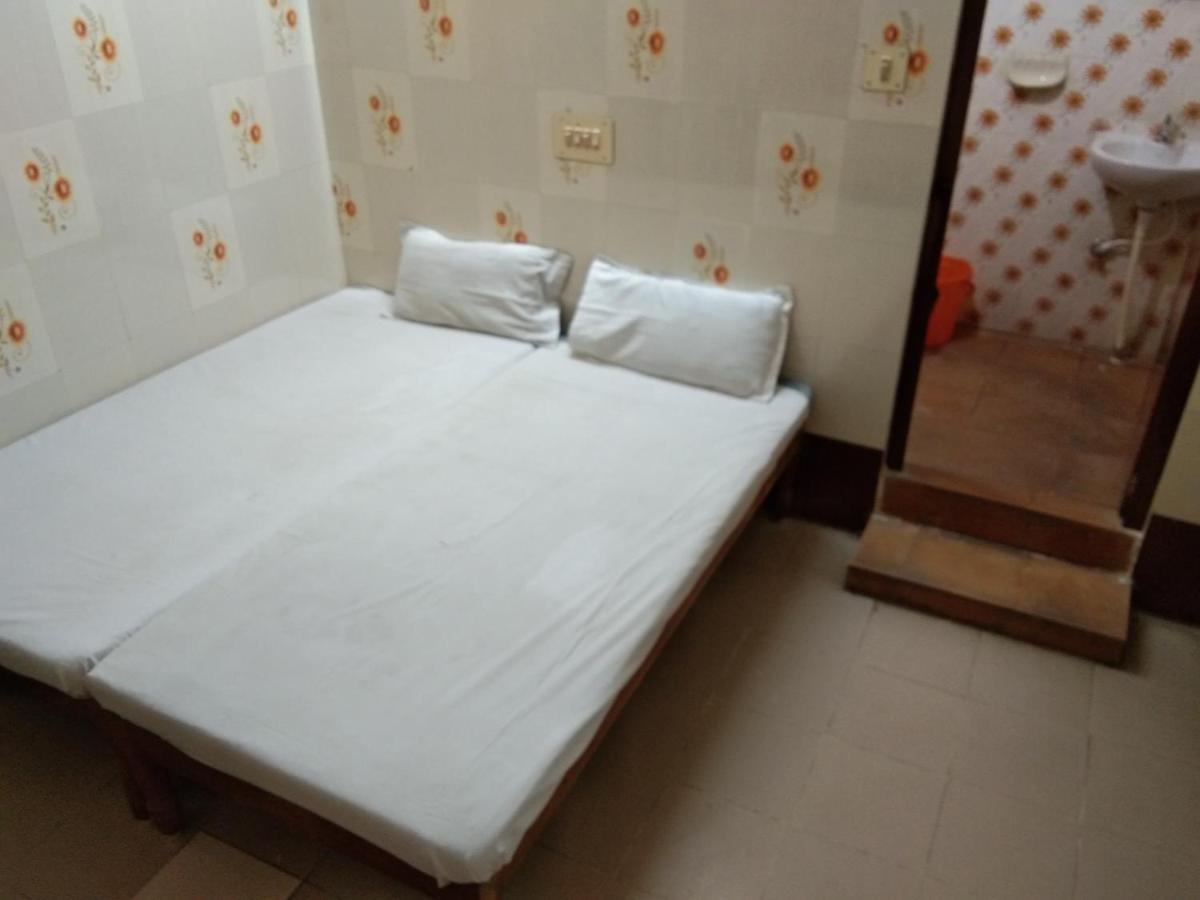 Hotel Sriram Lodge Tirupati Bagian luar foto