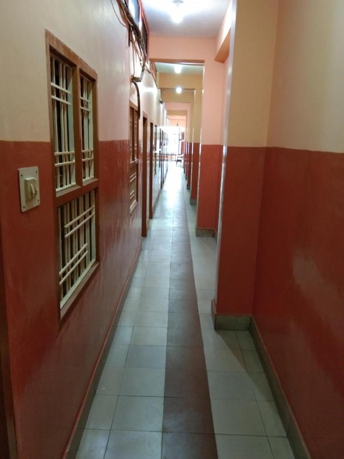 Hotel Sriram Lodge Tirupati Bagian luar foto
