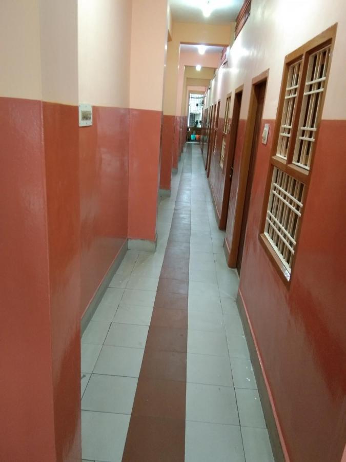 Hotel Sriram Lodge Tirupati Bagian luar foto