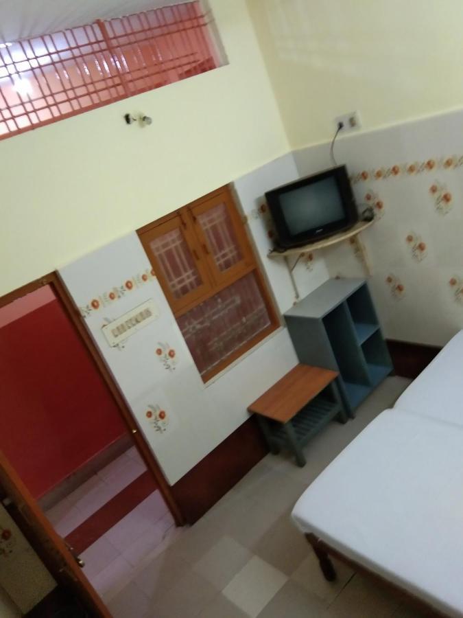 Hotel Sriram Lodge Tirupati Bagian luar foto