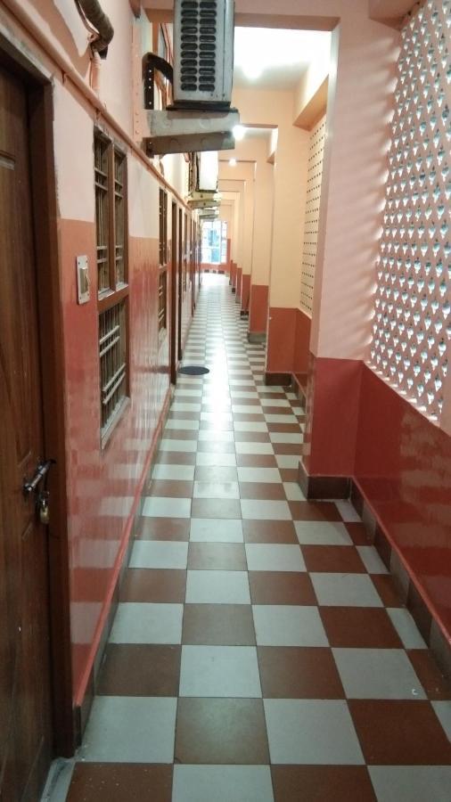 Hotel Sriram Lodge Tirupati Bagian luar foto