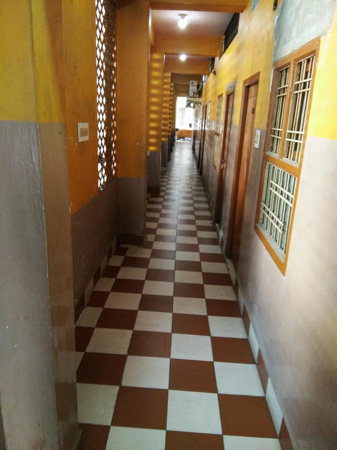 Hotel Sriram Lodge Tirupati Bagian luar foto