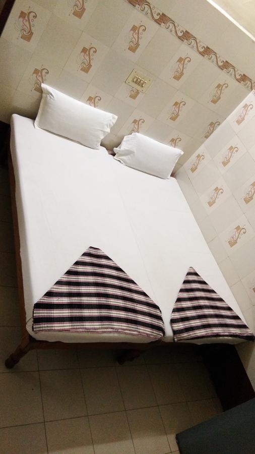 Hotel Sriram Lodge Tirupati Bagian luar foto